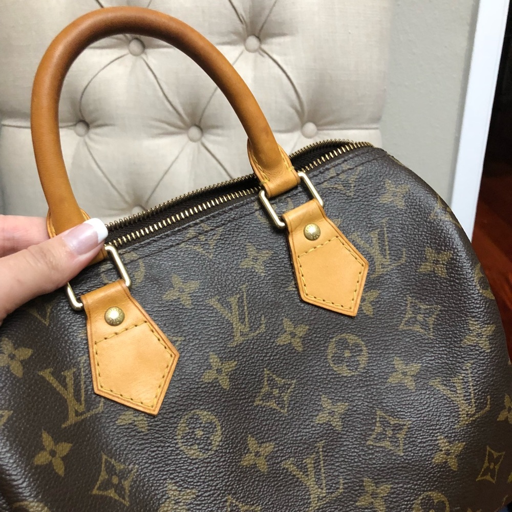 *** SOLD***Authentic Louis Vuitton Speedy 25